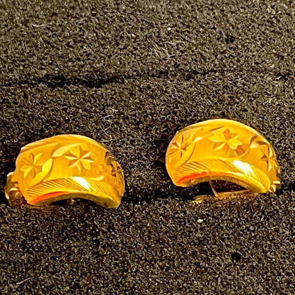 18k hoop earrings engraved with a design - Picture 1 of 8